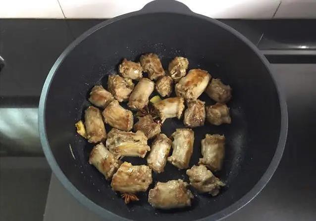 鸭脖外面买太贵，10元自制麻辣味，香到全家抢着吃