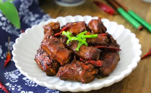 鸭脖外面买太贵，10元自制麻辣味，香到全家抢着吃