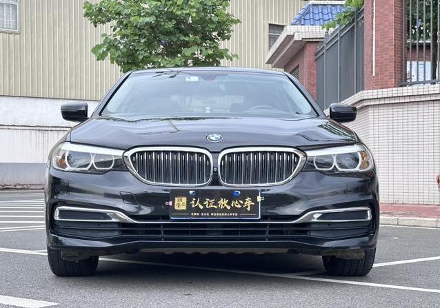 9万公里宝马5系仅17.88万，豪华配置拉满，值不值得入手？