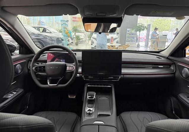 奇瑞放大招！艾瑞泽8 PRO 2.0T到店，20万内值不值？