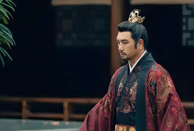 51岁黄觉爆红藏海传，反派演技惊艳众人，妻子导演却更抢眼？