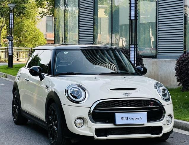 3万公里MINI COOPER S，16.88万值不值，真的适合小姐姐？