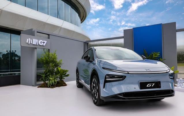 23万买AI神车？小鹏G7亮相超长续航，智能碾压同级！