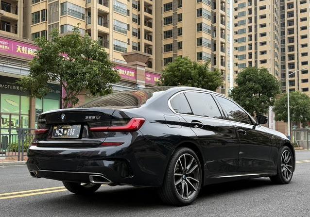 7万公里宝马3系一手车，黑色帅炸仅20万，值不值得入手？