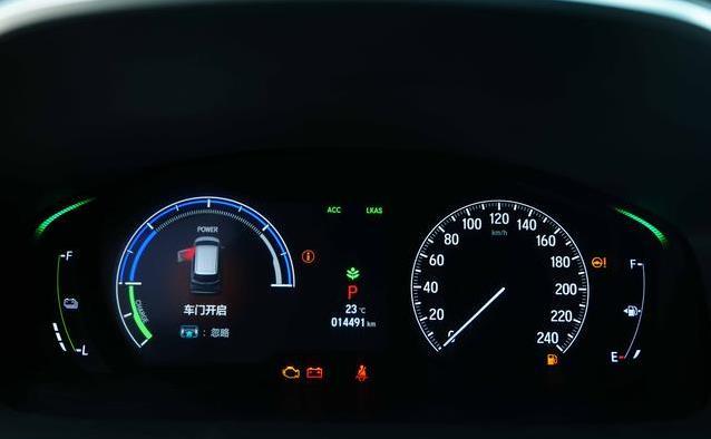 21.88万入手艾力绅，1.4万公里省油神车，家用商务都顶尖？