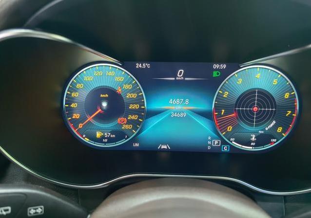 25万捡漏豪华SUV，21年奔驰GLC无事故，值吗？