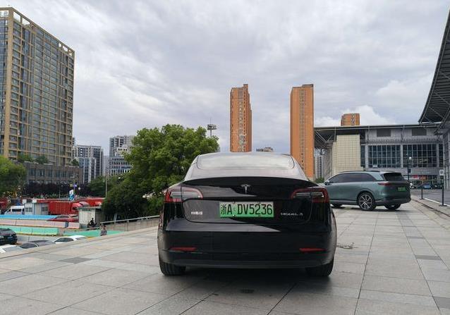 11万入手21年Model 3，车况如新，值不值？