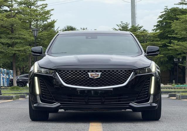 才开2.9万公里，30万凯迪拉克CT5，14.99万能入手？