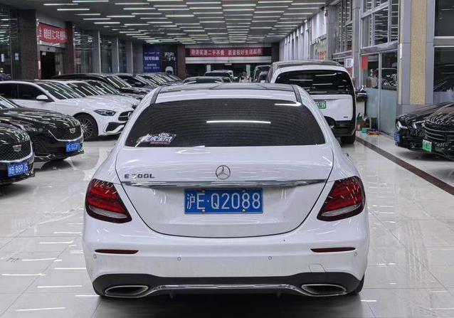 18万买奔驰E300L值吗？12万公里车况揭秘，你敢入手？