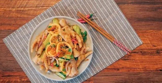 黄瓜鸡丝清爽可口，柠檬鸡爪酸辣解馋，10分钟全家夸你厨艺高！