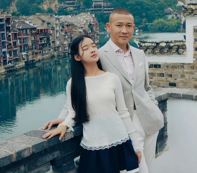 11岁天天拍戏不怯场，聂远开明教育出奇迹，女儿凭啥这么牛？
