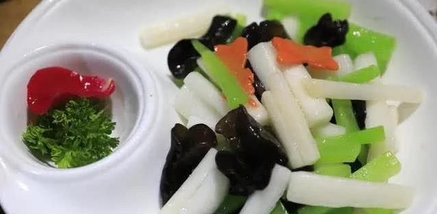 婆婆六道素菜香翻全家，公公不吃肉了？