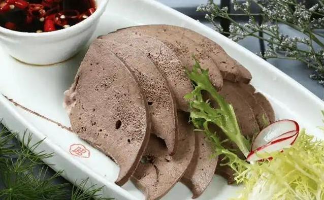 猪肝被嫌油腻却藏宝藏，3大营养逆袭，眼睛血液脑子全受益