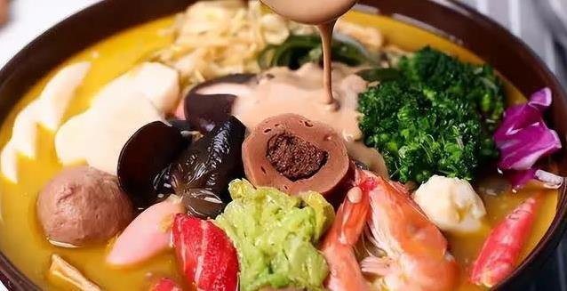 麻辣烫从街头小吃到全球爆红，秘密配方藏着啥？