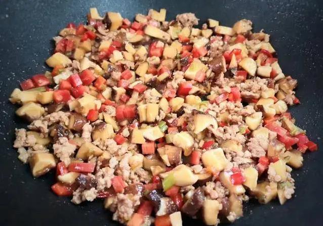 豌豆炒肉末香翻天，5分钟学会，家人都抢着吃