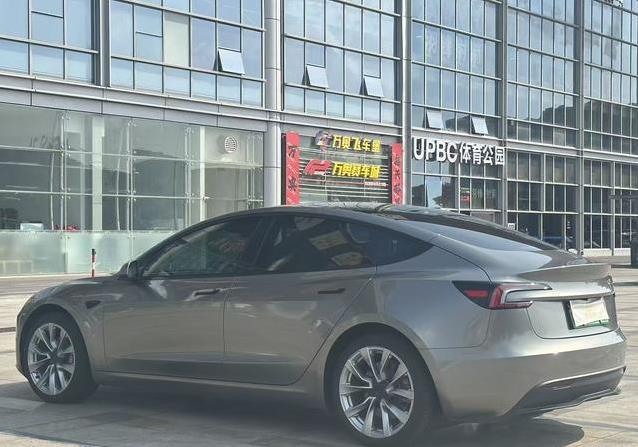 17.98万入手准新Model 3，1.9万公里省5万，真香还是有坑？
