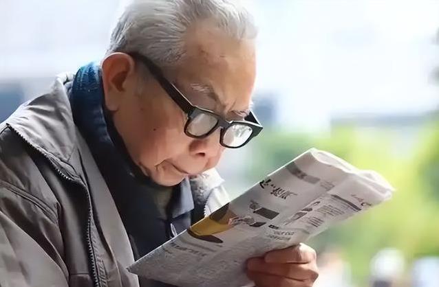 确诊脑梗后坚持3件事，80岁老人活得硬朗，你猜是啥？