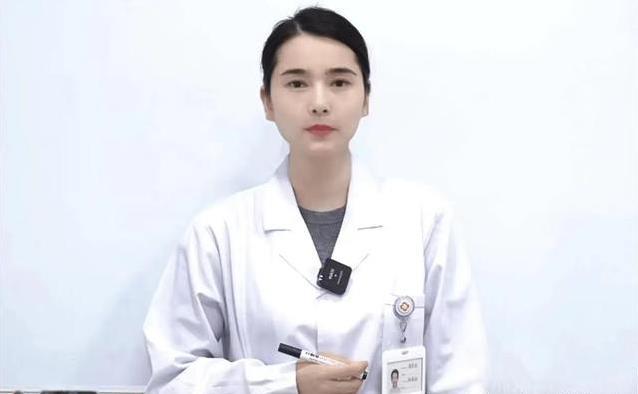 舌头裂纹暴露健康秘密，横纹顺气竖纹滋阴，3招让你舌头变光滑