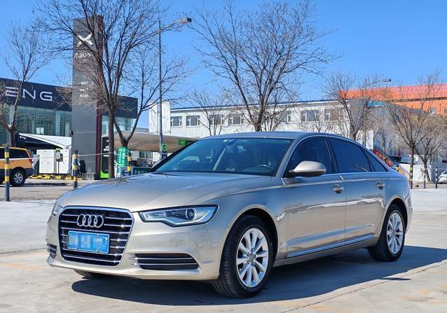 10万买奥迪A6L，14万公里值不值，家用商务两不误？