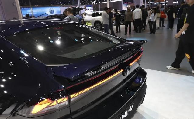 长安UNI-V大变身：2.0T飙180kW，新造型帅炸，价格能惊喜？