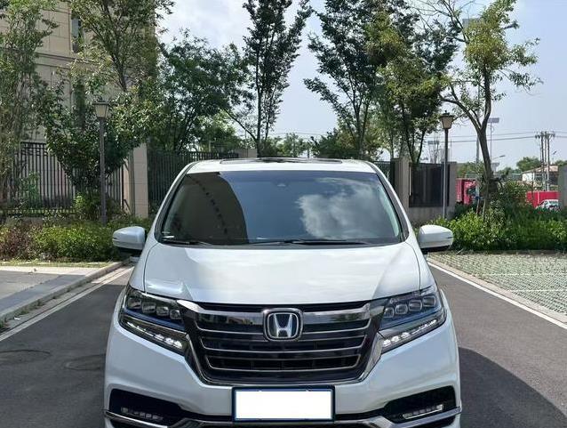 16.8万买艾力绅混动，省油空间大，值不值看完才知道