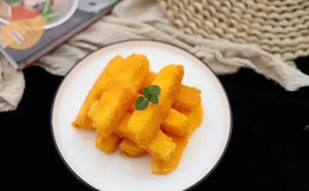 牛奶还能炸着吃？简单3步做脆皮鲜奶，朋友圈都馋哭了