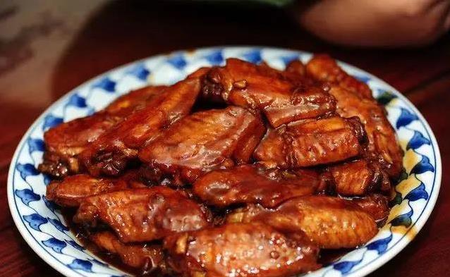 鸡翅吃腻红烧味？加瓶可乐变神菜，香甜嫩滑馋哭人