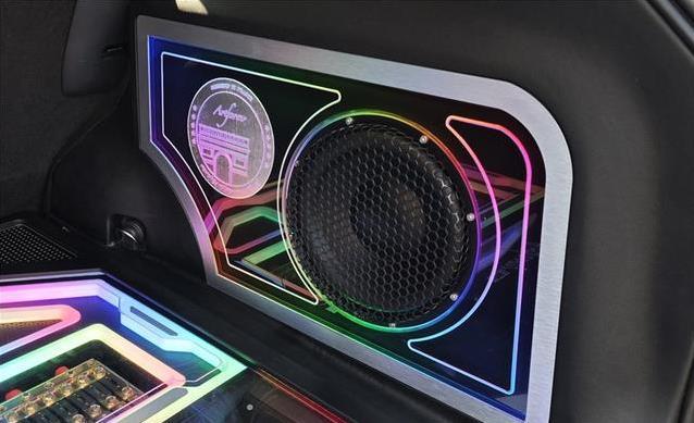 RAV4音响改装花3万，低音震到心跳，开车不想下车了