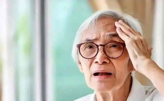 老了最怕这6种病，疼得睡不着，你家老人中招了吗？