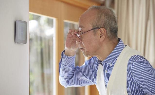 老了最怕这6种病，疼得睡不着，你家老人中招了吗？