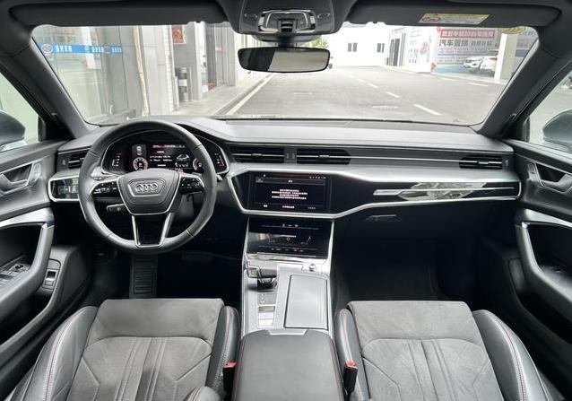 31.98万入手准新奥迪A6L，豪华座驾省十几万值吗？