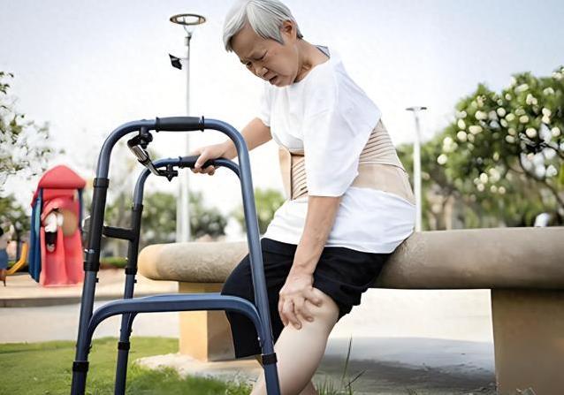 腿软走不动只因老了？4种隐藏疾病，查清楚再锻炼