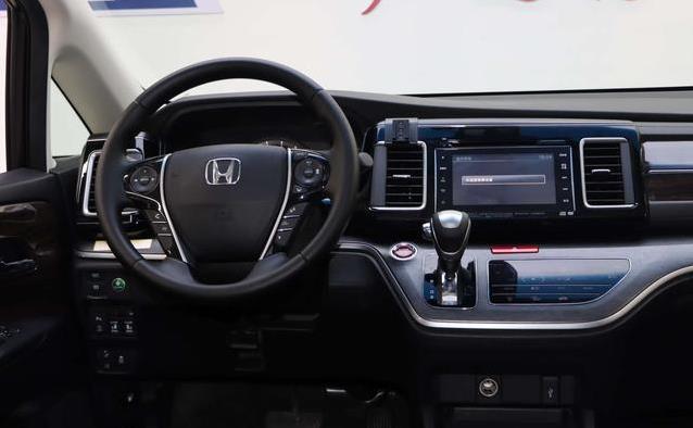 6万公里艾力绅仅14.98万，家用神车，值不值？