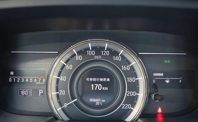 6万公里艾力绅仅14.98万，家用神车，值不值？