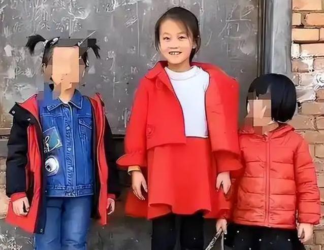 小女孩一笑成名，百万合同摆眼前，父母却做出惊人决定！