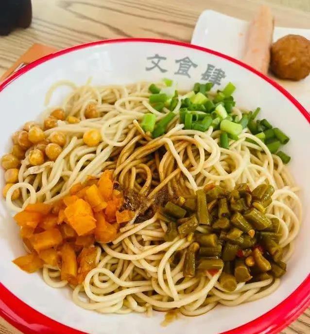 保定美食有多香？驴肉火烧一口难忘，你敢来尝吗？