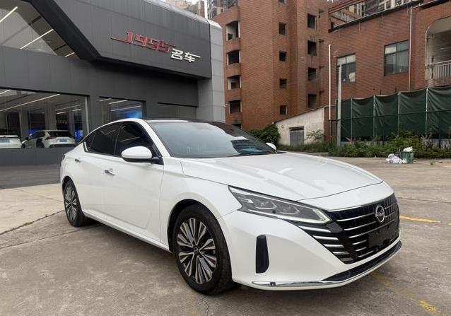11万买天籁2.0L准新车，省8万却动力一般，值不值？