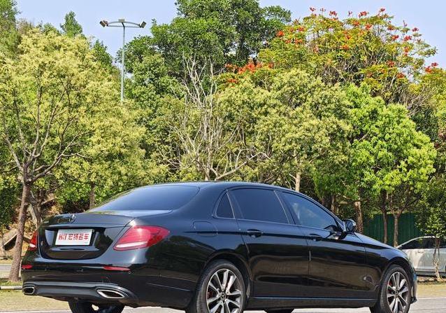 22万买奔驰E级豪车，省下26万，值不值得入手？