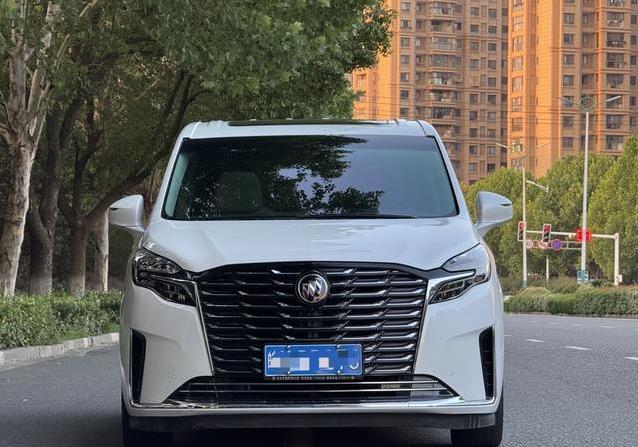别克GL8仅跑6.5万公里，23.9万入手豪车，值不值你来评？