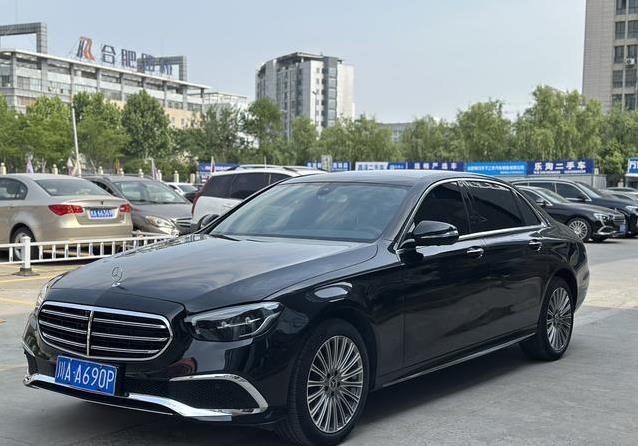 20万买豪车值不值？19年奔驰E300L豪华又省油？