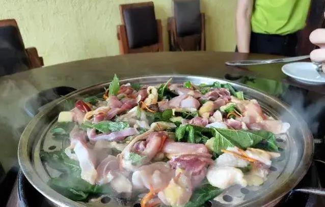 顺德烧鹅香到爆,17年老店天天排队,你敢来尝吗?