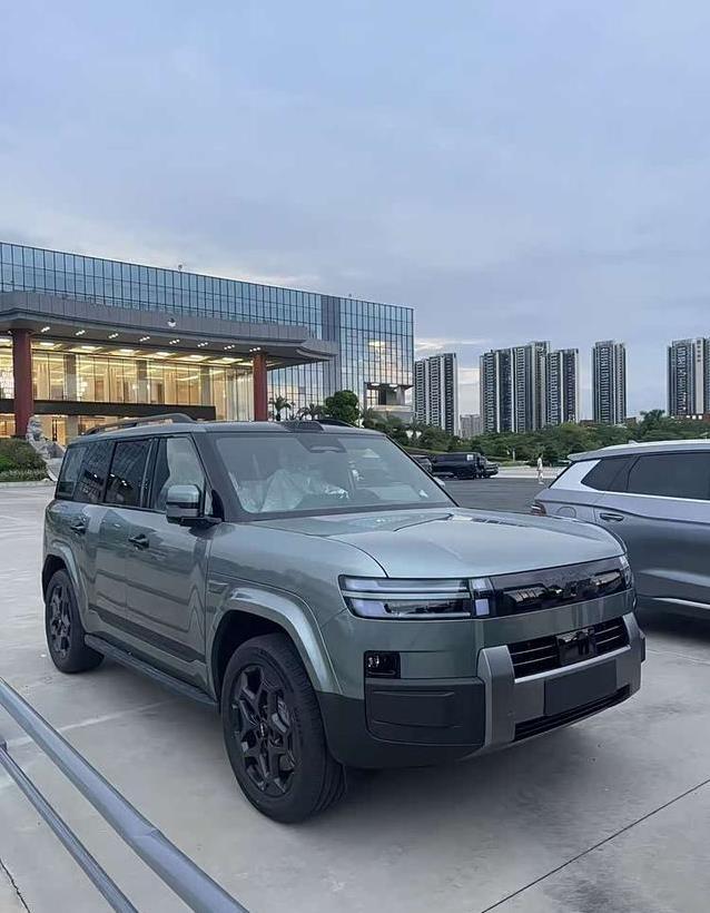 空间完胜理想L6，配无人机能拍大片，方程豹钛7会火吗？