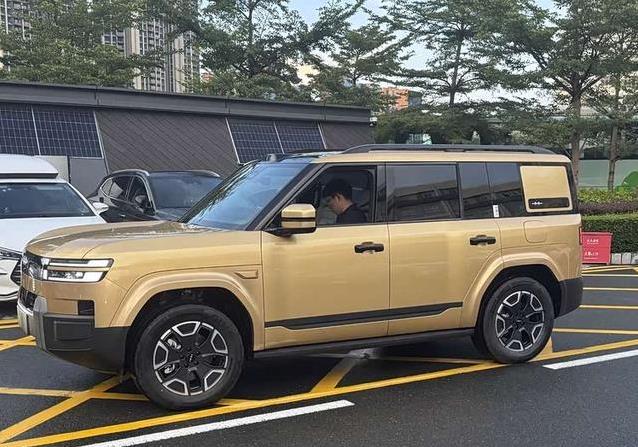 空间完胜理想L6，配无人机能拍大片，方程豹钛7会火吗？