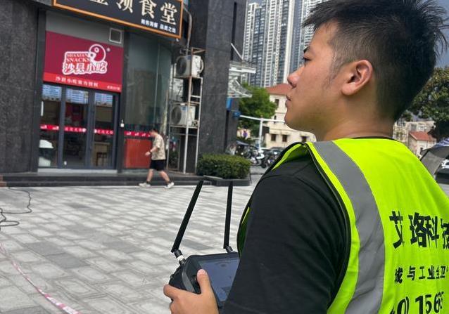 无人机洗楼快20倍，蜘蛛人转行新出路，月薪上万你心动吗？
