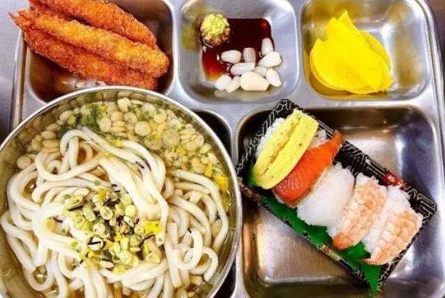韩国军队伙食吃龙虾被批作秀