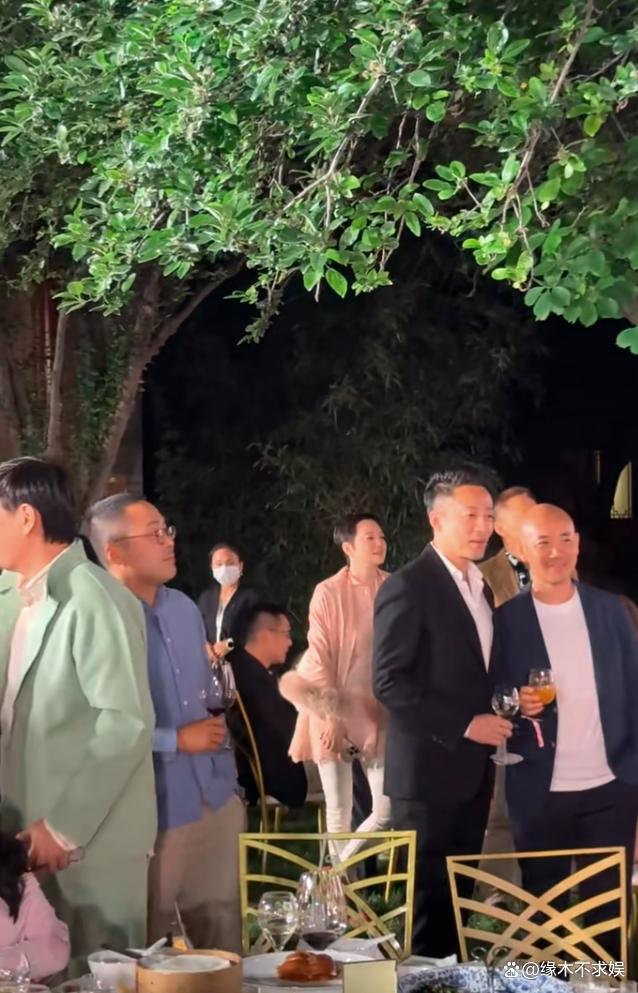 汪小菲兩任丈母娘婚禮狀態(tài)反差大 情感表現(xiàn)各不同