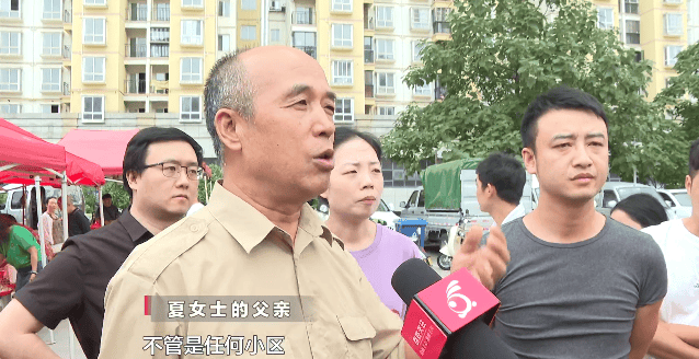 小区内出现集市是烟火气还是惹人气 业主意见分歧引发争论