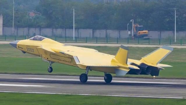 “黄皮”歼-20A首次公开 实战化宣言引发关注