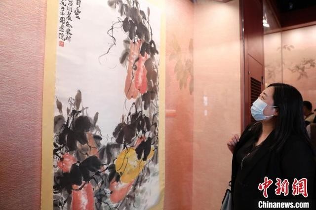 9月12日，“花好月圆 秋满堂”书画展在沈阳故宫展出。于海洋摄
