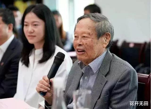 杨振宁：优秀的人适合在美国发展